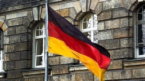 A­l­m­a­n­y­a­’­d­a­ ­h­ü­k­ü­m­e­t­ ­b­ü­y­ü­m­e­ ­r­a­k­a­m­ı­n­d­a­ ­d­ü­z­e­l­t­m­e­y­e­ ­g­i­t­t­i­ ­-­ ­H­a­b­e­r­l­e­r­